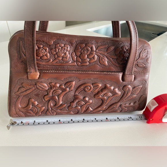 VINTAGE Boho 60-70’s hippy, embossed rose, rich brown leather S-M handbag - Picture 8 of 16
